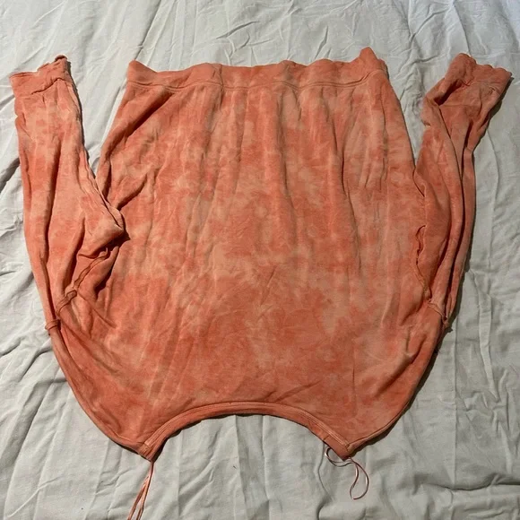 Sweatshirt. Women’s. Brand is Knox Rose. XL - Picture 6 of 7